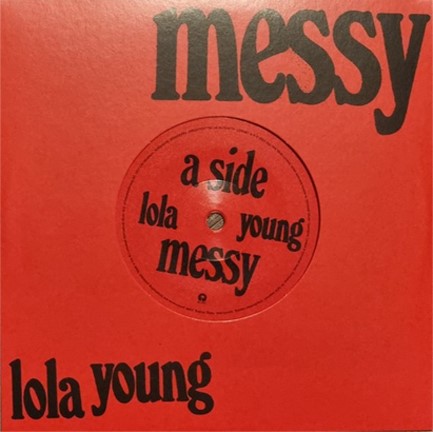 LOLA YOUNG - MESSY